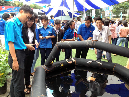 ວັນບຸນ “ຊາວໜຸ່ມ ນະຄອນກັບທະເລ, ໝູ່ເກາະຫວຽດນາມ“